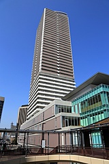 岐阜シティタワー４３の３階です